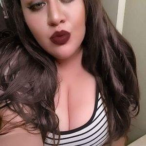 Meet your Posher, Adilene itzel